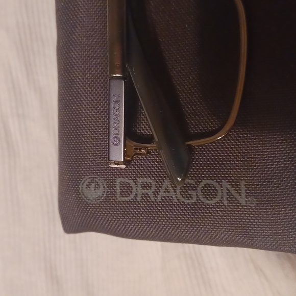DRAGON Other - Dragon glasses w case